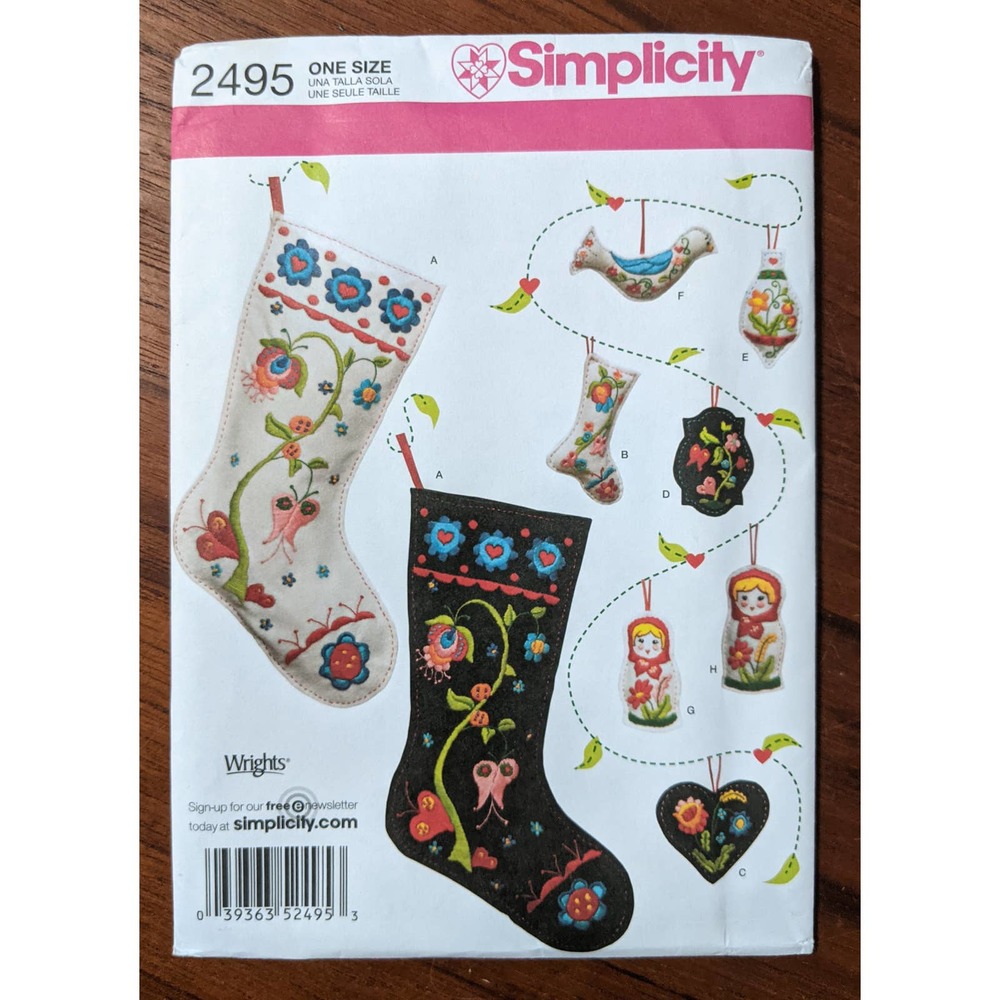 UNCUT Simplicity Pattern 2495 Christmas Decorations